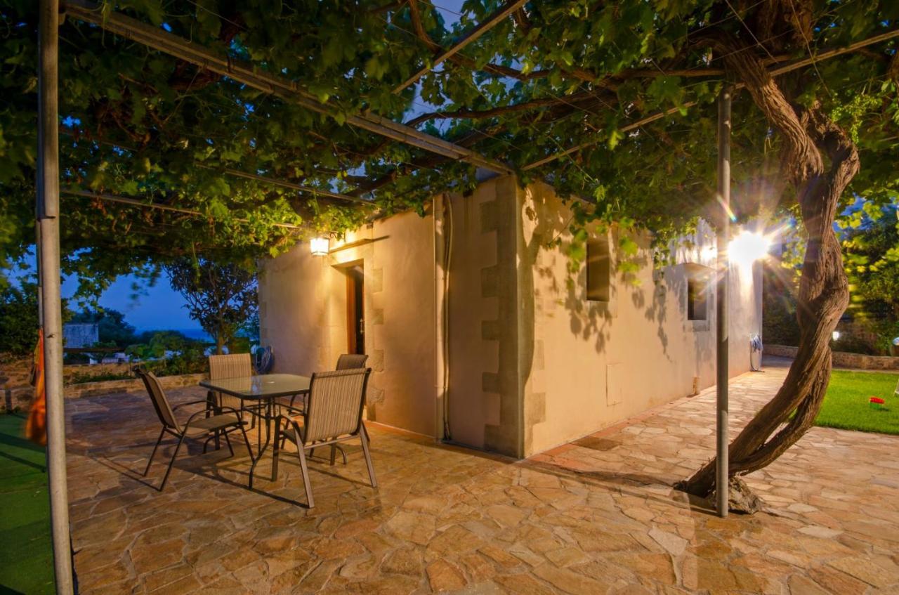 Aretaki Villas Astrátigos Exteriör bild